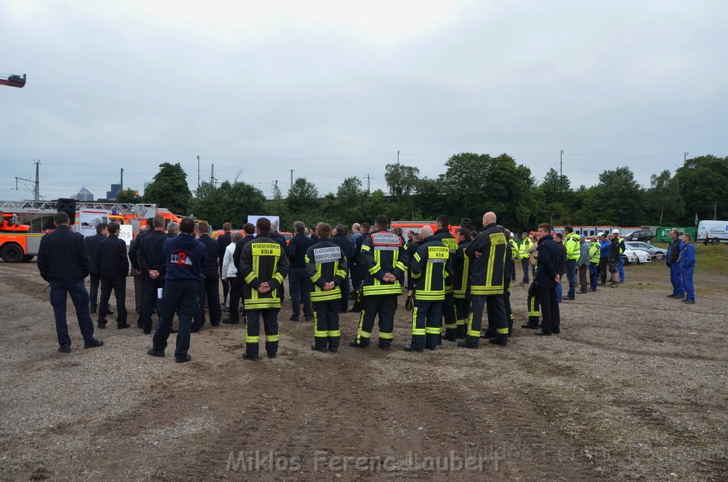 Erster Spatenstich Neues Feuerwehrzentrum Koeln Kalk Gummersbacherstr P089.JPG - Miklos Laubert